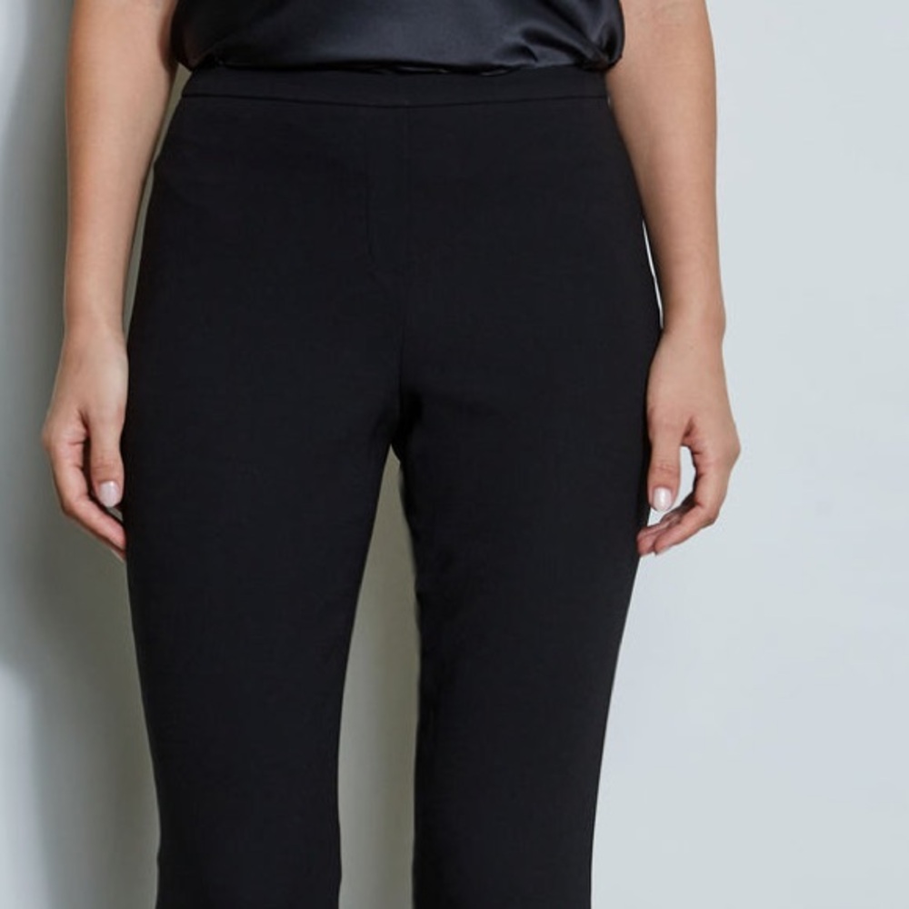 T Tahari elastic black pants size 10 with zipper on the side.
